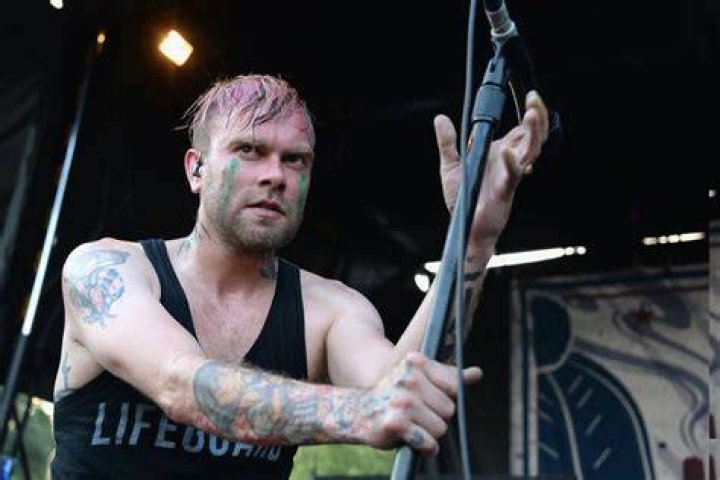 Bert McCracken Of The Used &mdash; HM Magazine
