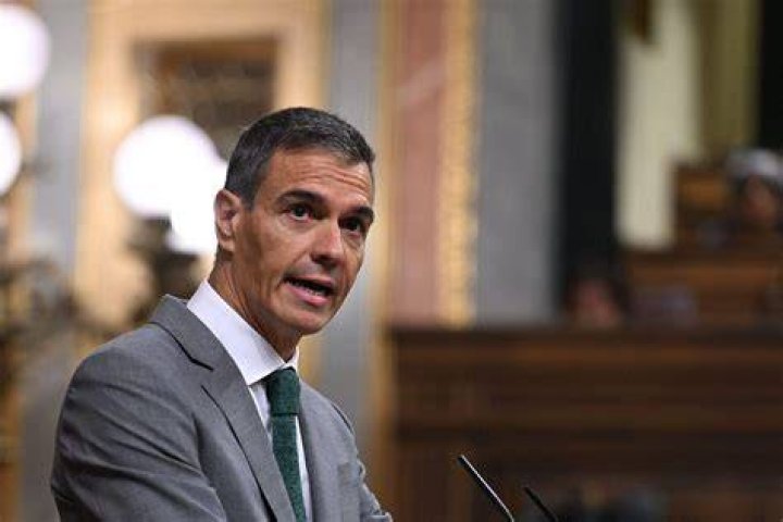 La emoci&oacute;n de la modelo activista Cameron Russell al confirmar que est&aacute;