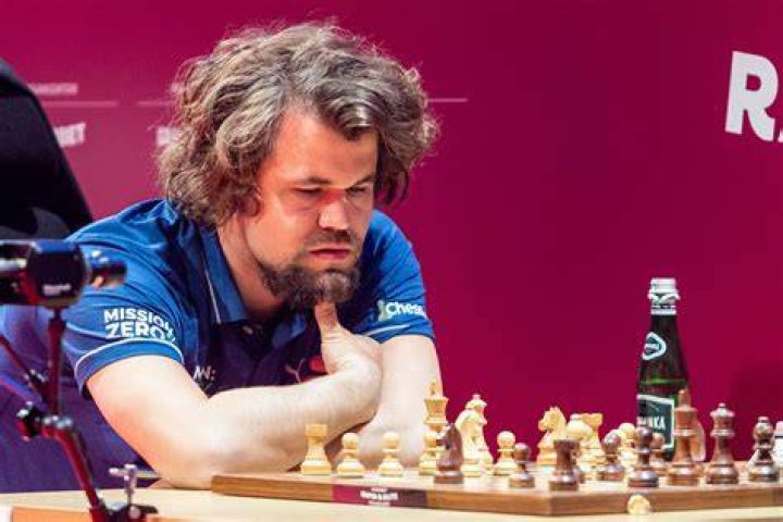 Magnus Carlsen's GIRLFRIEND brings him luck! YouTube