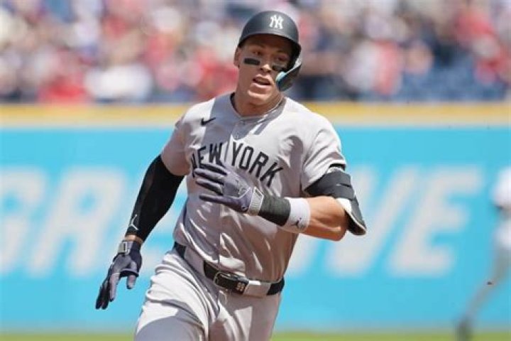 Takeaways from Yankees’ Aaron Boone’s 1st interview postpacemaker